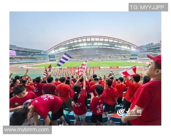 2月23日足球明星齐聚一堂共庆足球盛事与精彩瞬间