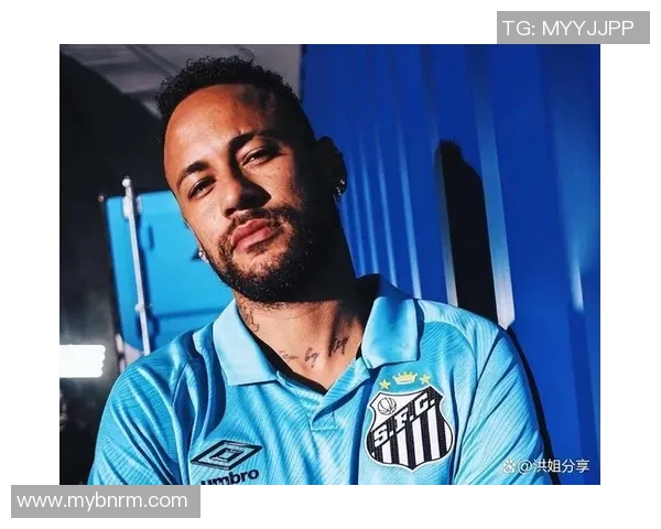 身上纹狮子的足球明星揭示了激情与力量的完美结合